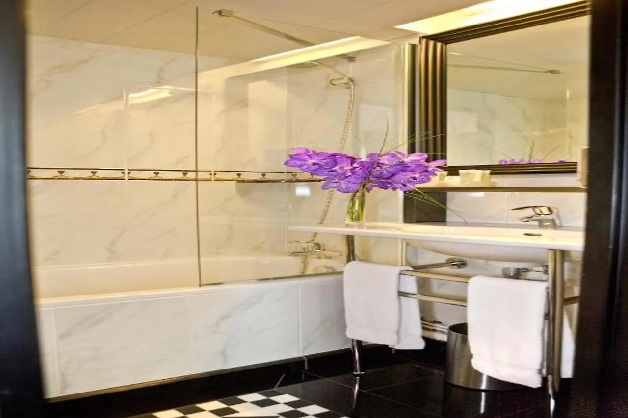 Le Patio Bastille מלון 3*