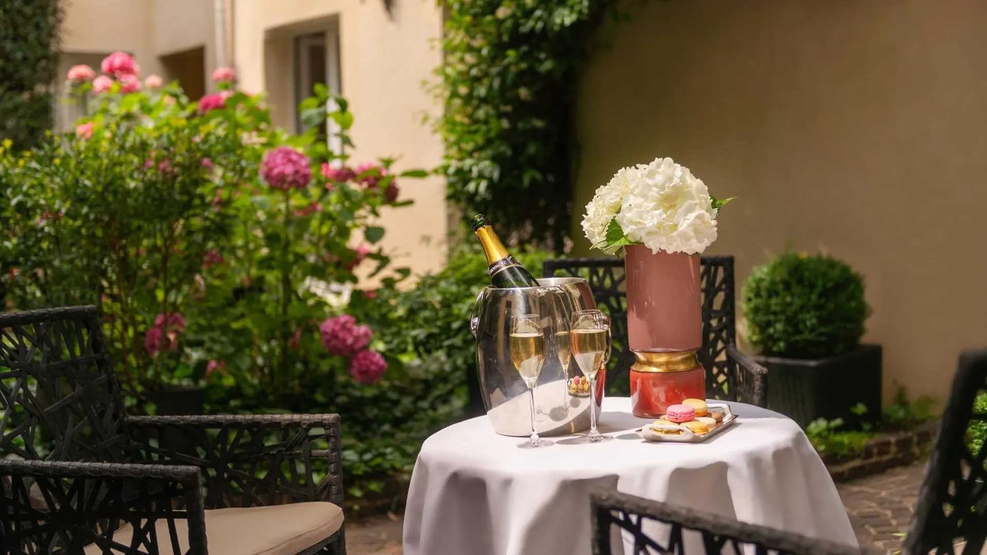 Le Patio Bastille Hotel 3*