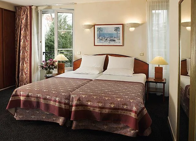 Le Patio Bastille Hotel 3*