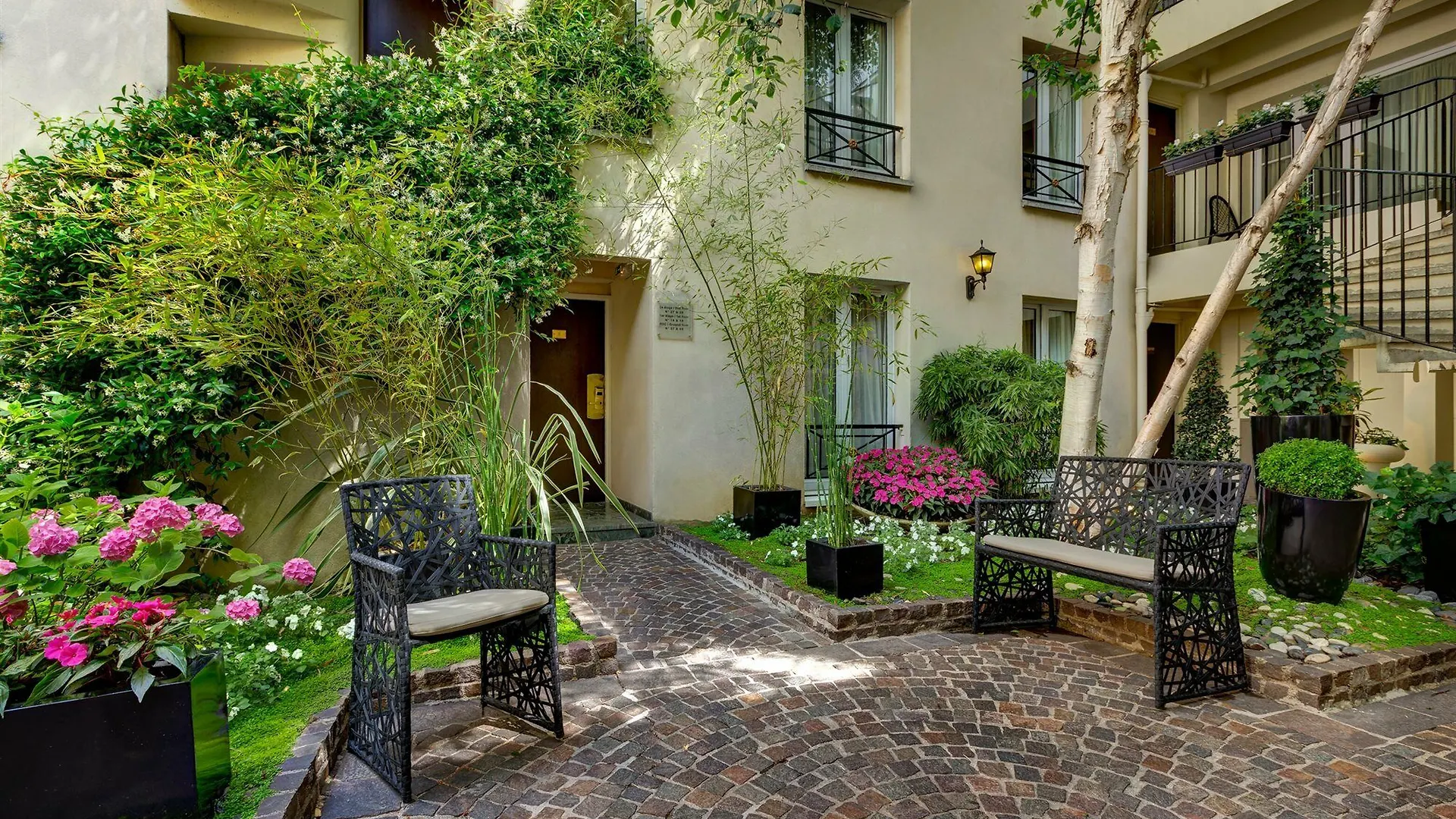 Le Patio Bastille 3*